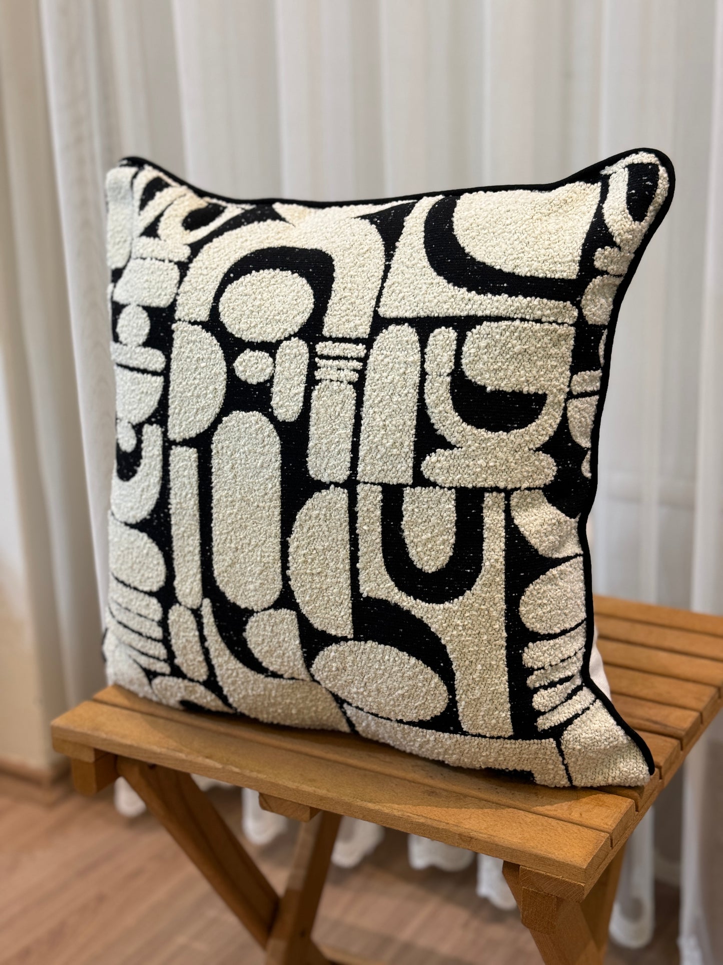 Black White Plush Texture Boucle Piped Cushion Cover
