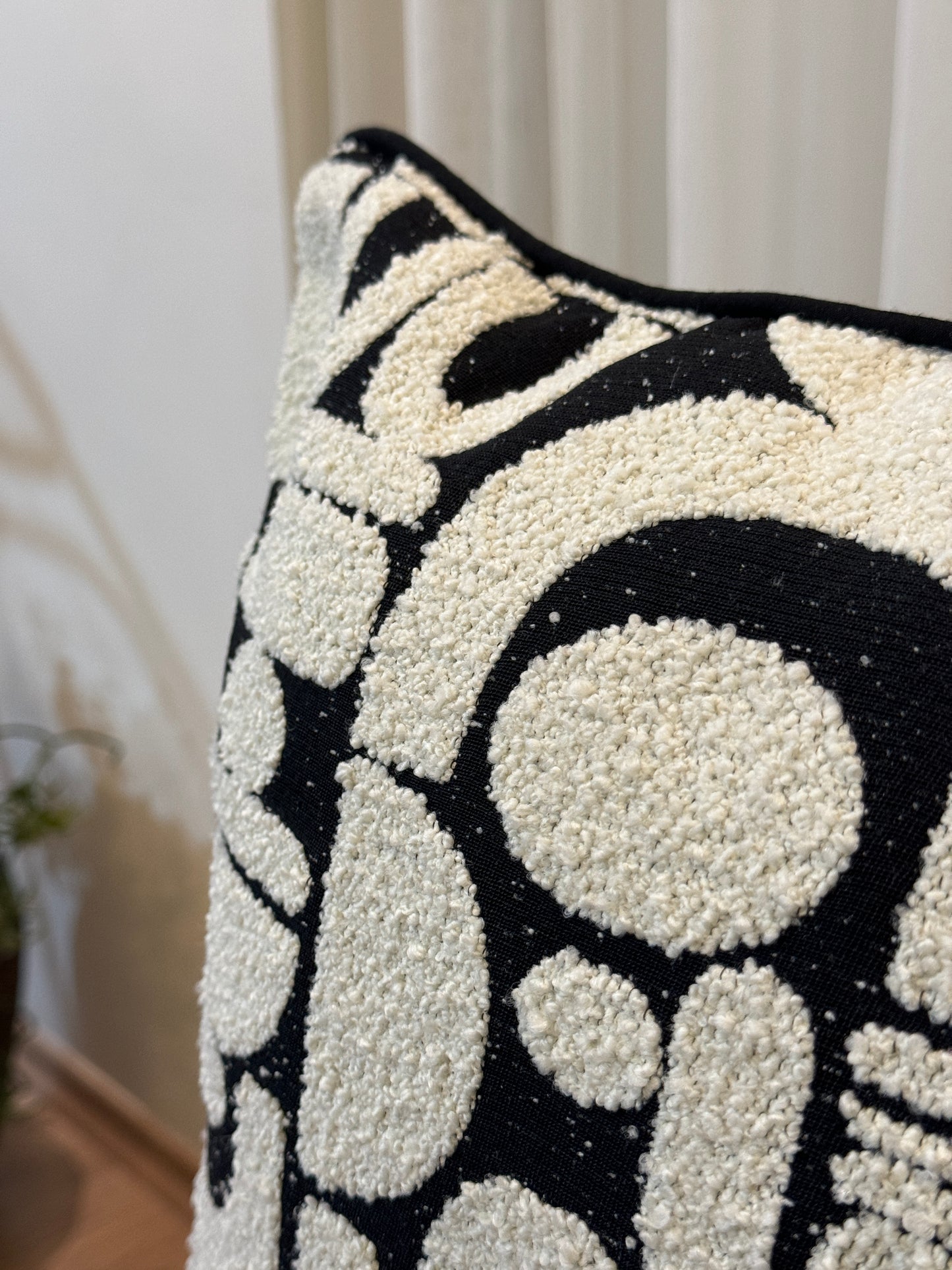 Black White Plush Texture Boucle Piped Cushion Cover