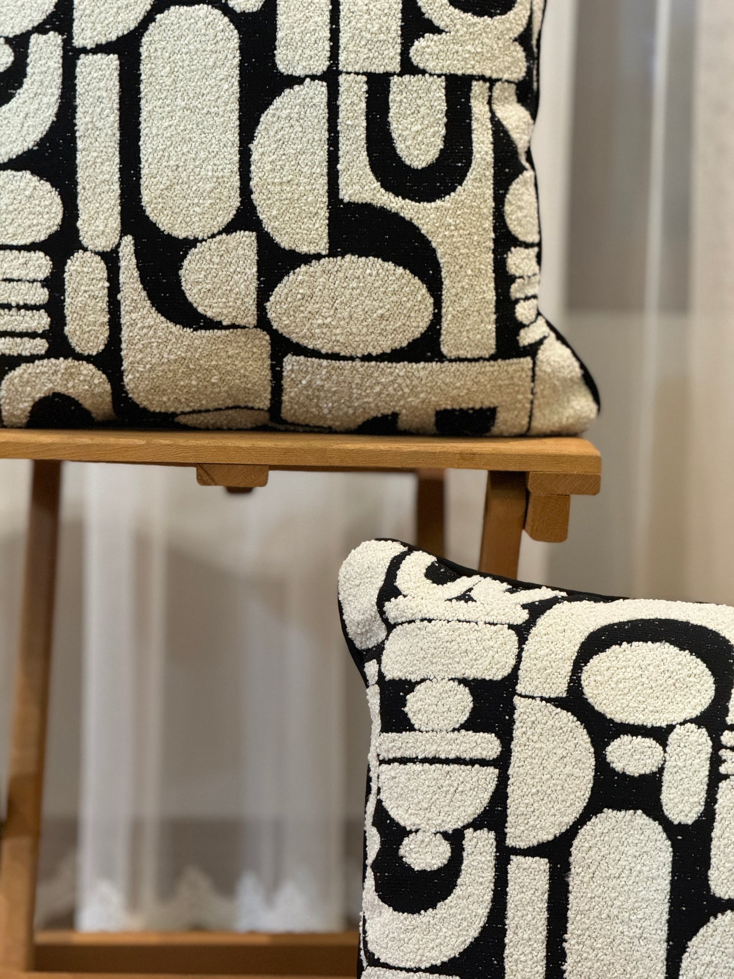 Black White Plush Texture Boucle Piped Cushion Cover