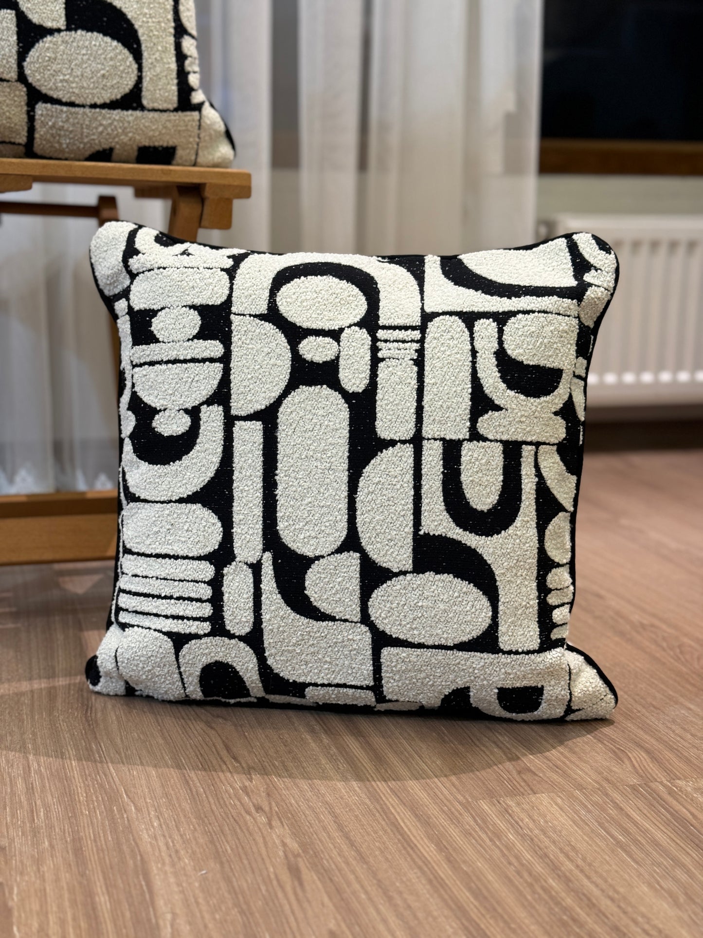 Black White Plush Texture Boucle Piped Cushion Cover