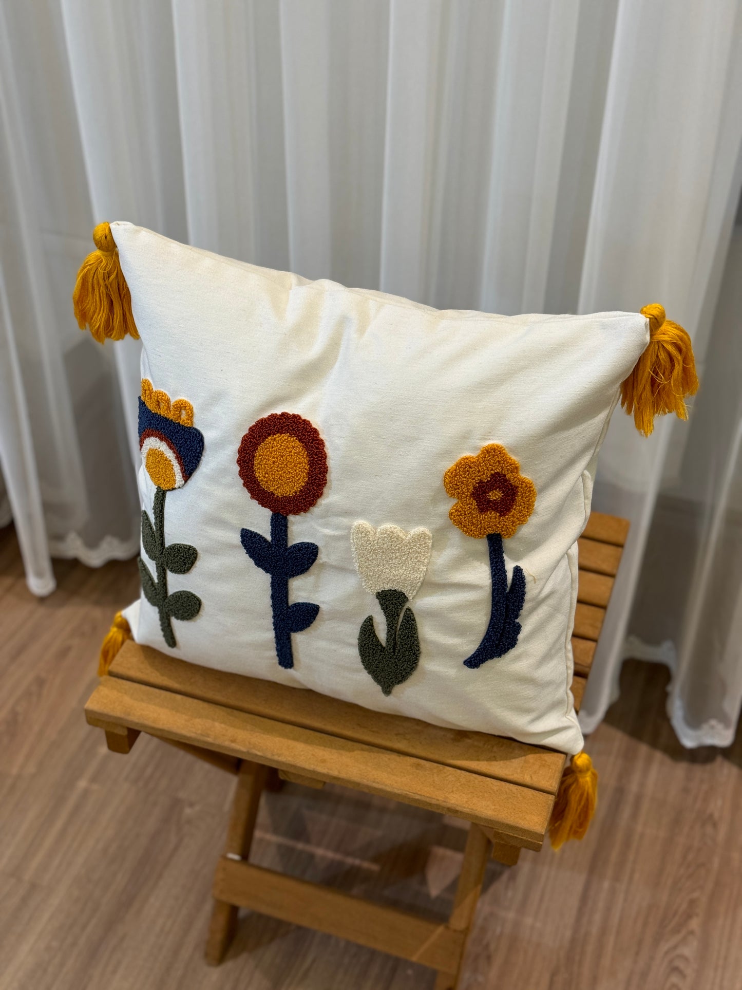 Flower Tufted Needle Punch Embroidery Cushion Cover