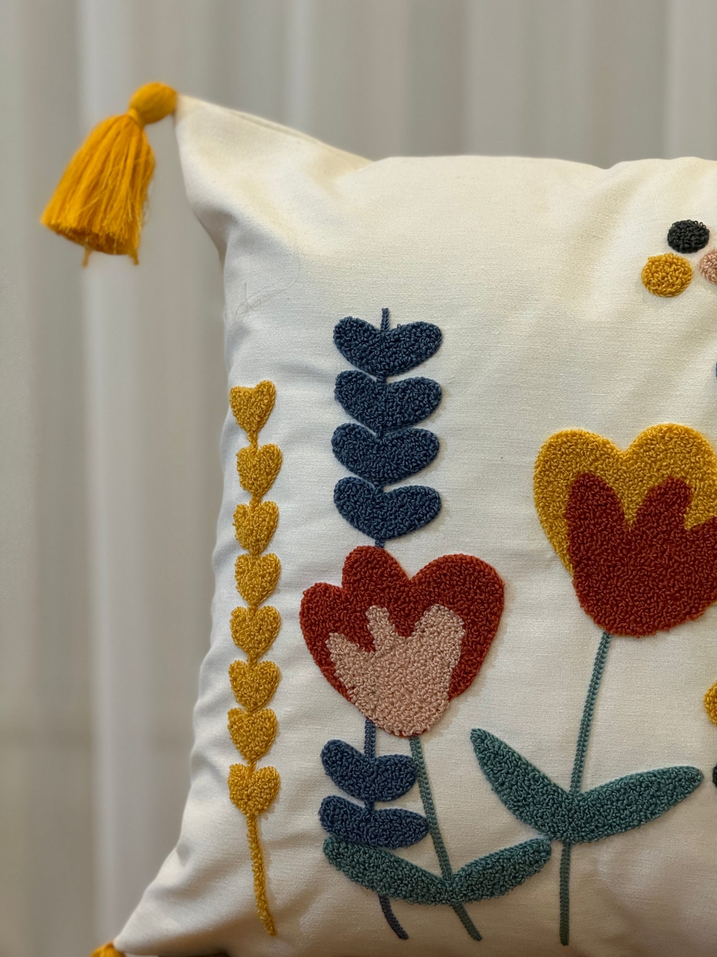 Summer Flower Tulip Embroidery Punch Tufted Pillow Cover