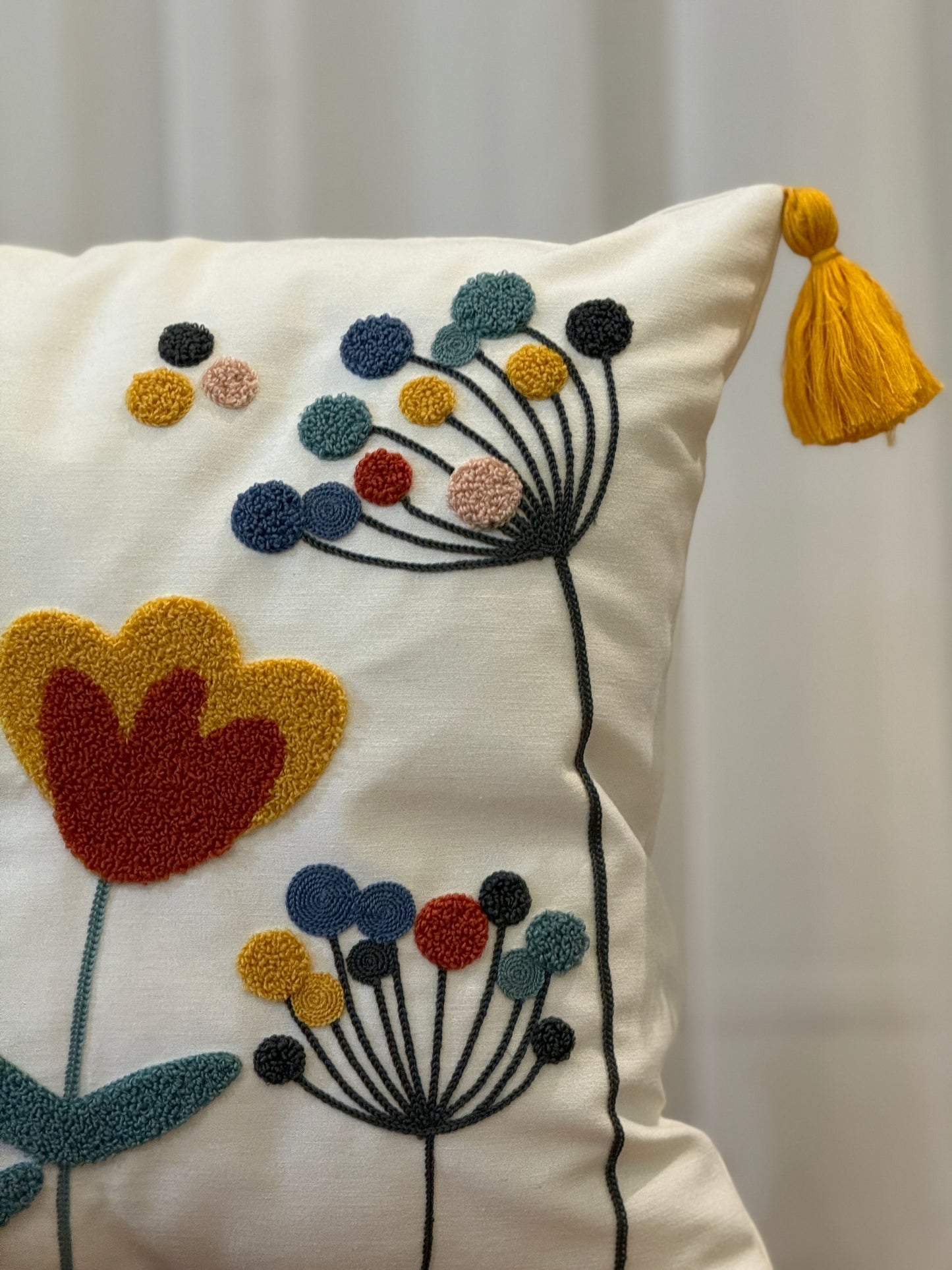 Summer Flower Tulip Embroidery Punch Tufted Pillow Cover