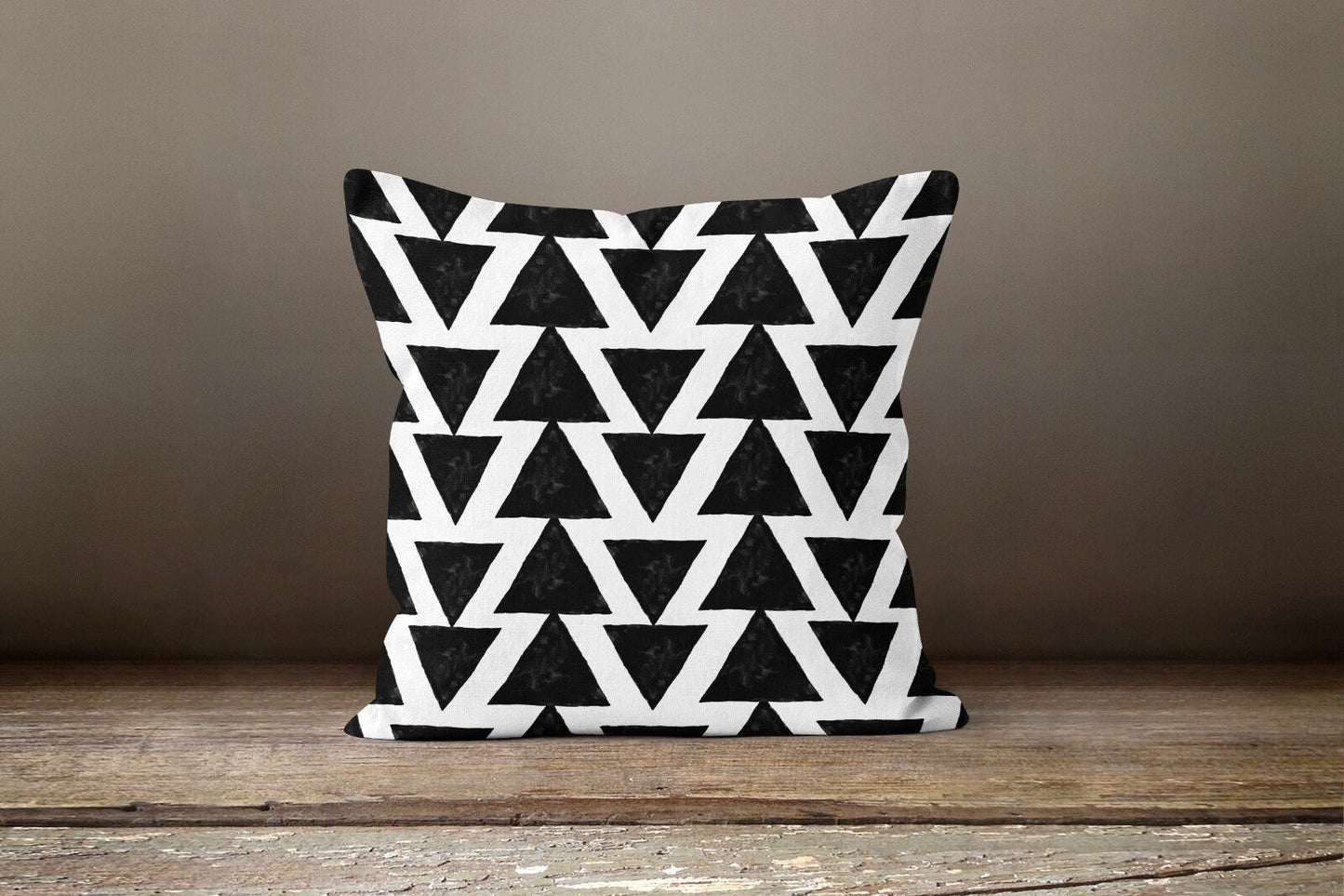 Black and White Tribal, Symmetrical Arrowhead Cushion Cover