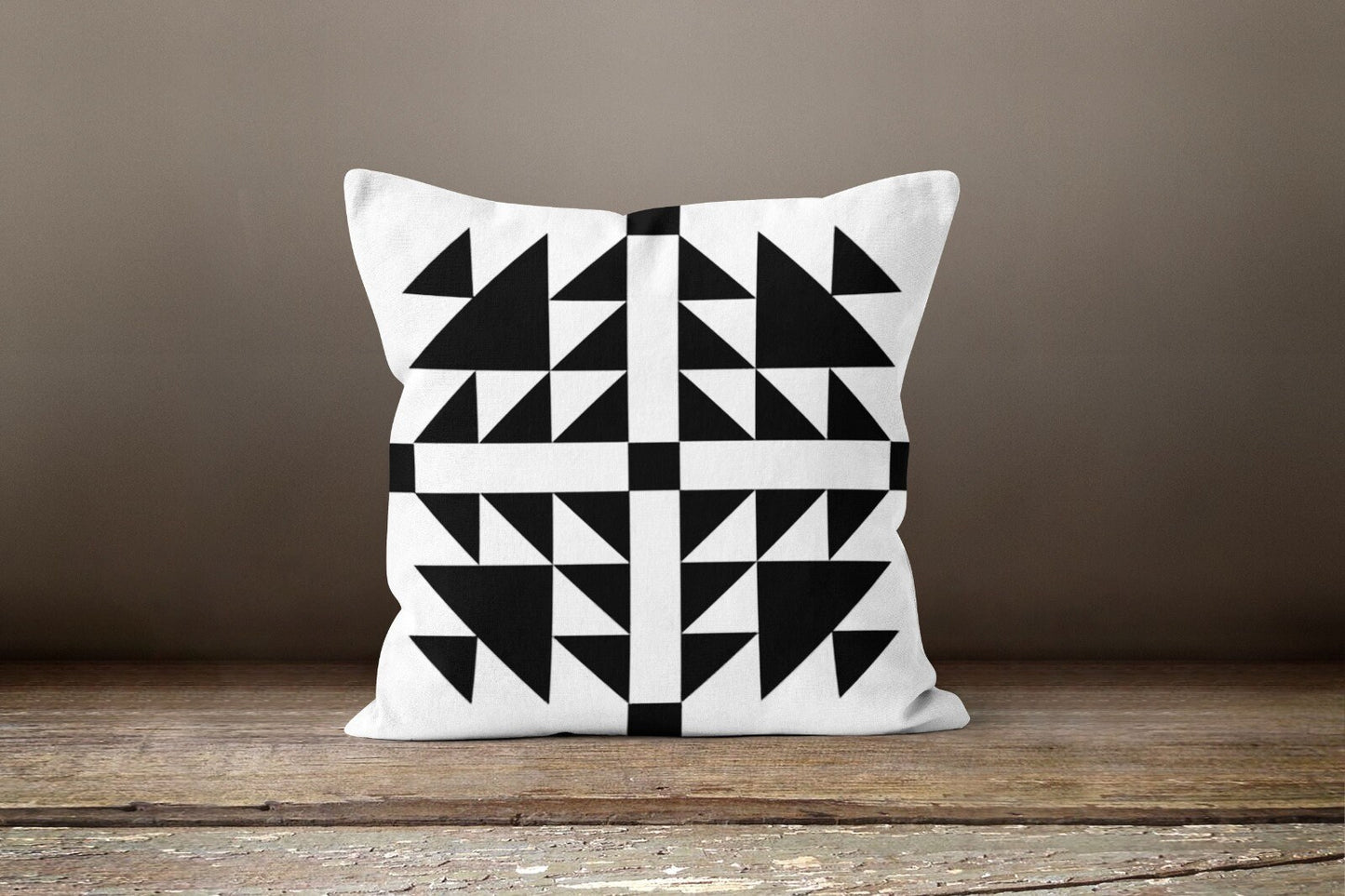 Black and White Tribal, Symmetrical Arrowhead Cushion Cover