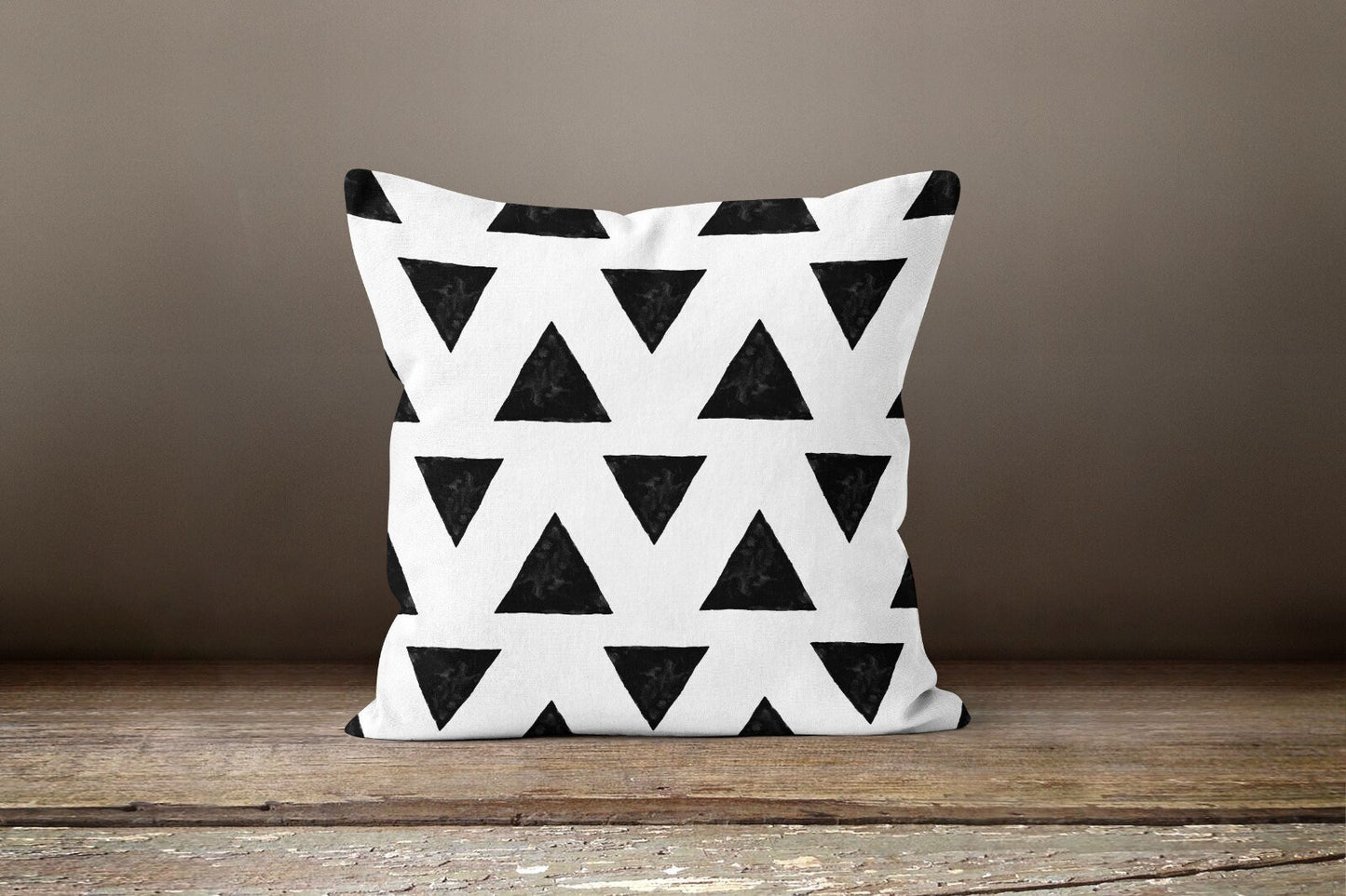 Black and White Tribal, Symmetrical Arrowhead Cushion Cover