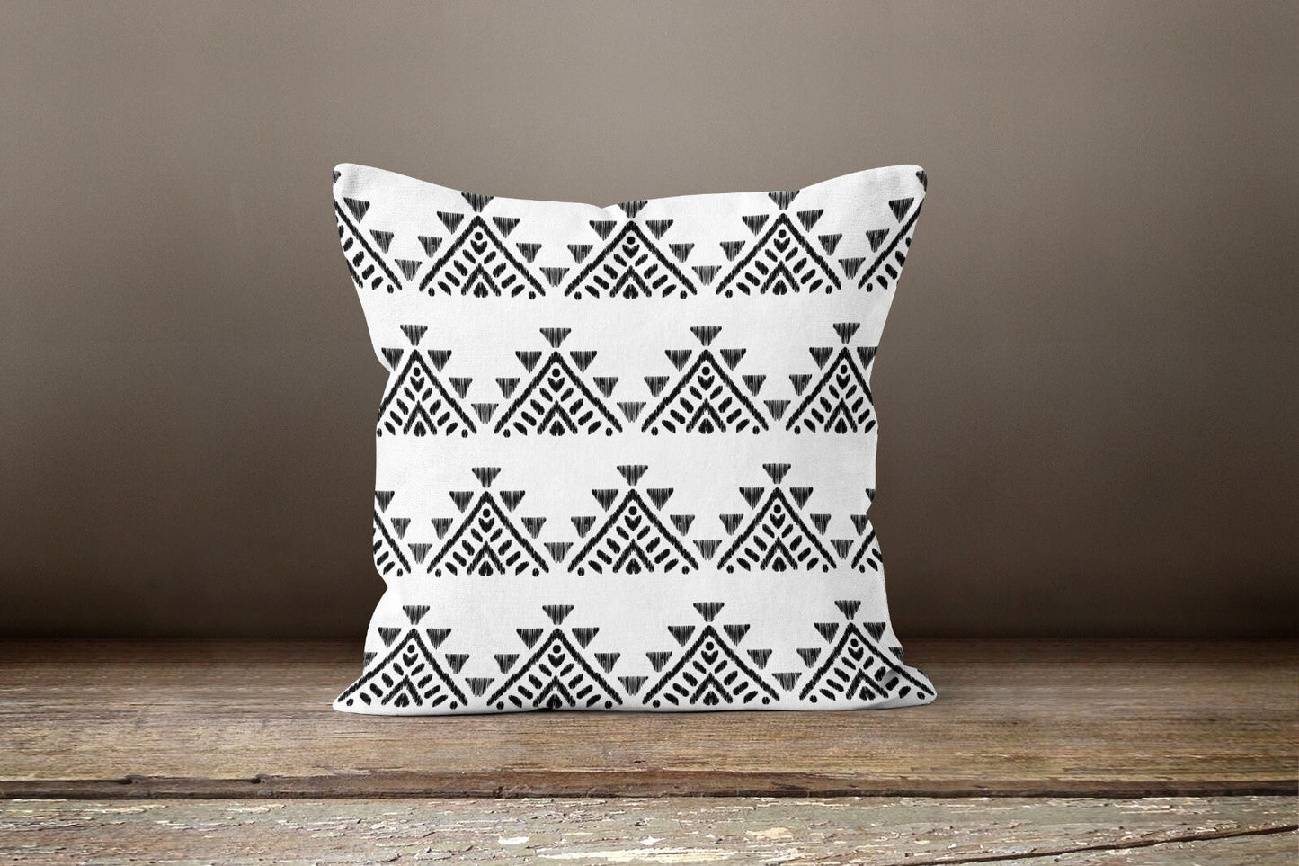 Black and White Tribal, Symmetrical Arrowhead Cushion Cover