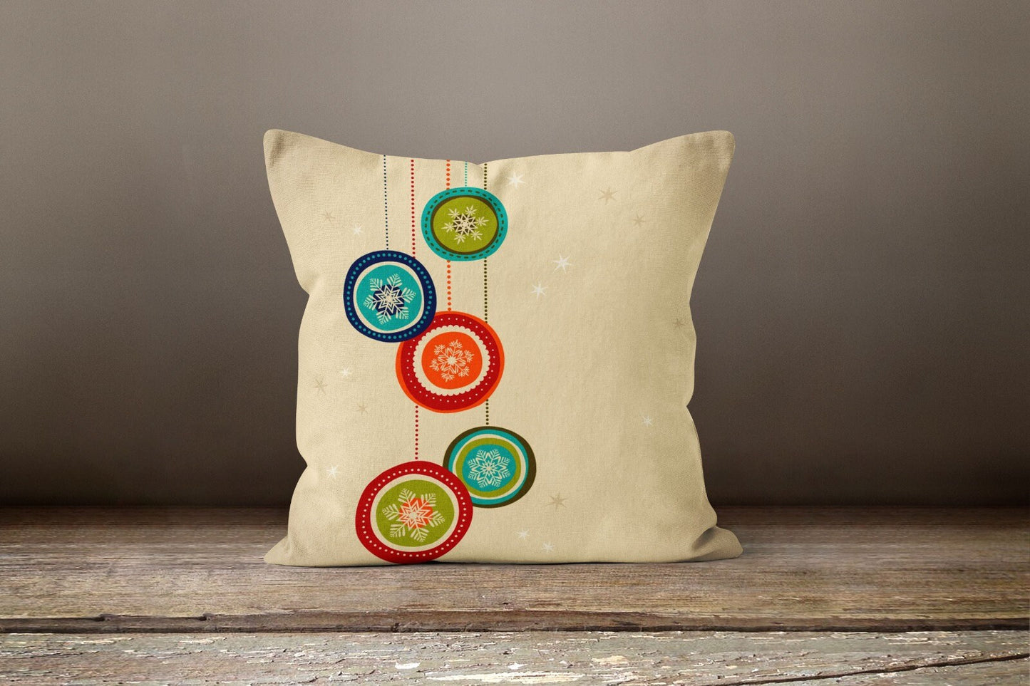 Merry Christmas Wreath Cushion Cover, Classic Holiday Design